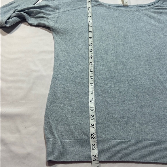 Lululemon sweater size 6 - Picture 6 of 9